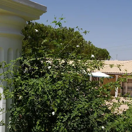 Vila Luxury Villa-4xensuite-priv Pool-5 Min Beach-3500qm Garden-unique Place-1min Sol Golf Quarteira