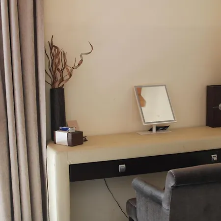Luxury Villa-4xensuite-priv Pool-5 Min Beach-3500qm Garden-unique Place-1min Sol Golf *