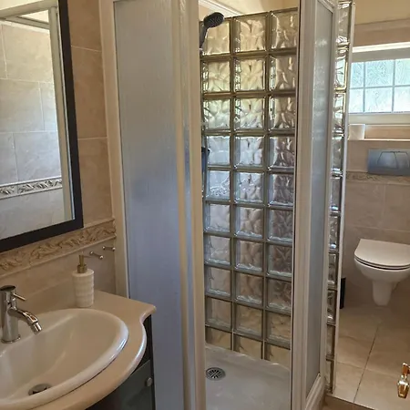 Luxury Villa-4xensuite-priv Pool-5 Min Beach-3500qm Garden-unique Place-1min Sol Golf Quarteira