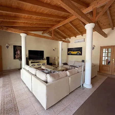 فيلة Luxury Villa Near Vila Sol Golf Resort - Pool & Garden كوارتيرا