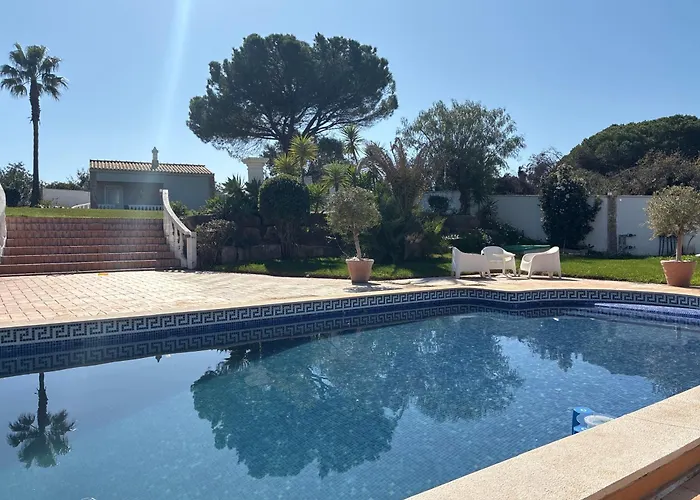 Luxury Villa-4xensuite-priv Pool-5 Min Beach-3500qm Garden-unique Place-1min Sol Golf Quarteira