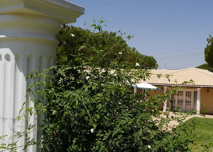 Villa Luxury Villa-4xensuite-priv Pool-5 Min Beach-3500qm Garden-unique Place-1min Sol Golf Quarteira