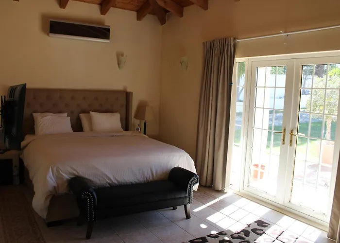 Luxury Villa-4xensuite-priv Pool-5 Min Beach-3500qm Garden-unique Place-1min Sol Golf Villa