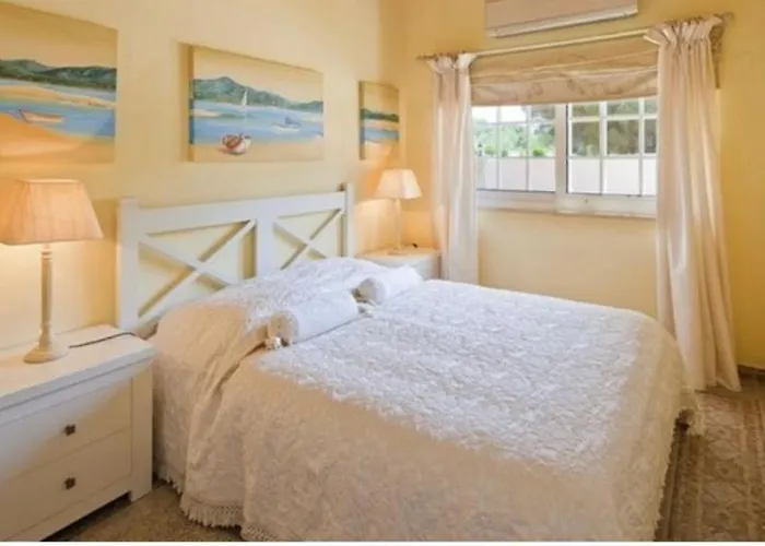 Luxury Villa-4xensuite-priv Pool-5 Min Beach-3500qm Garden-unique Place-1min Sol Golf Quarteira